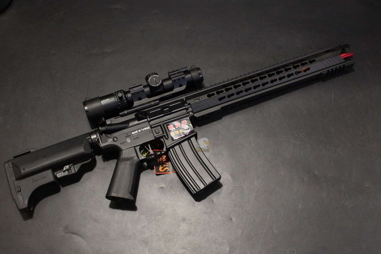 SLONG 神龍 M4 閻龍殭屍版電動槍+水平儀連體夾具5046T+YUBEEN BS 1-5X24IR 狙擊鏡 升級套組 160M 電槍 步槍